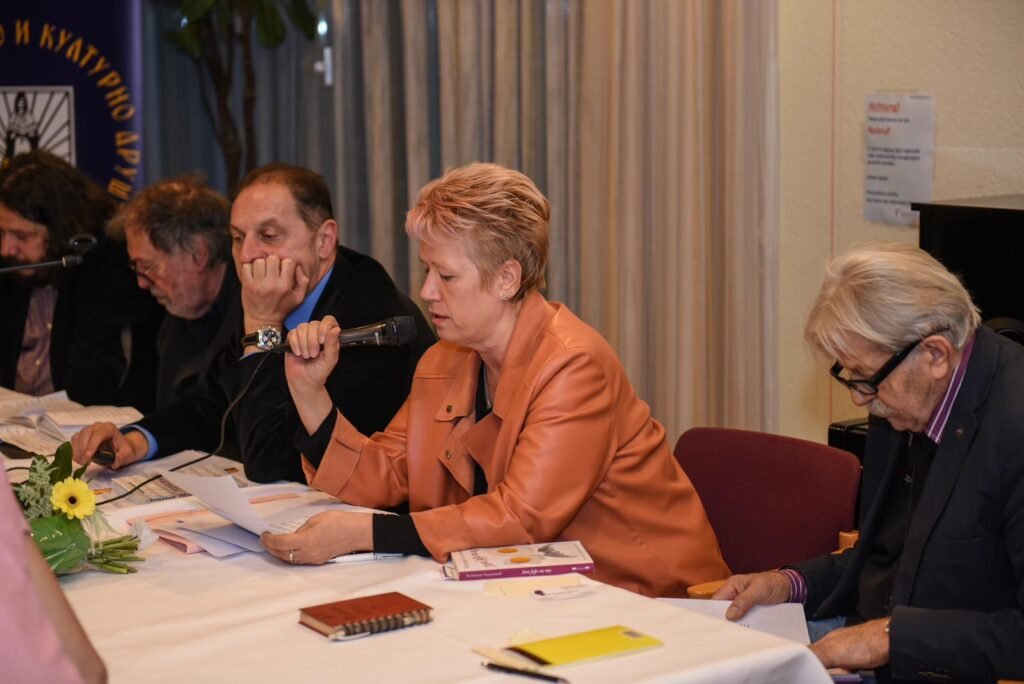 2c745441-47a8-42ad-be1a-9f6b7deb79db