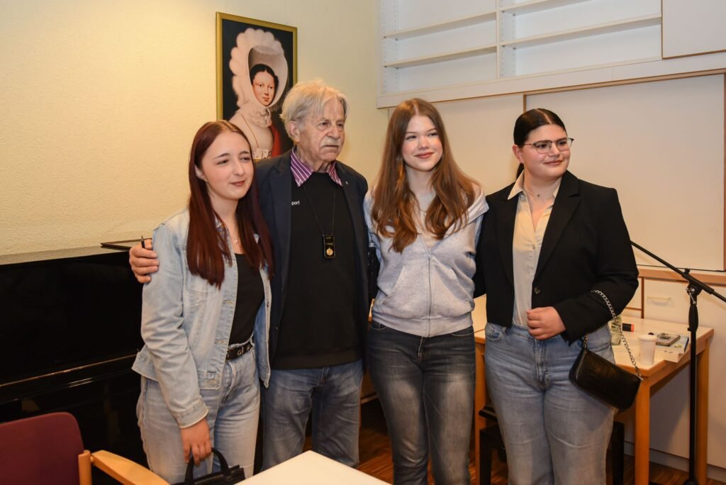 773a9b93-2b65-4cac-a662-7ec2cf1809e2