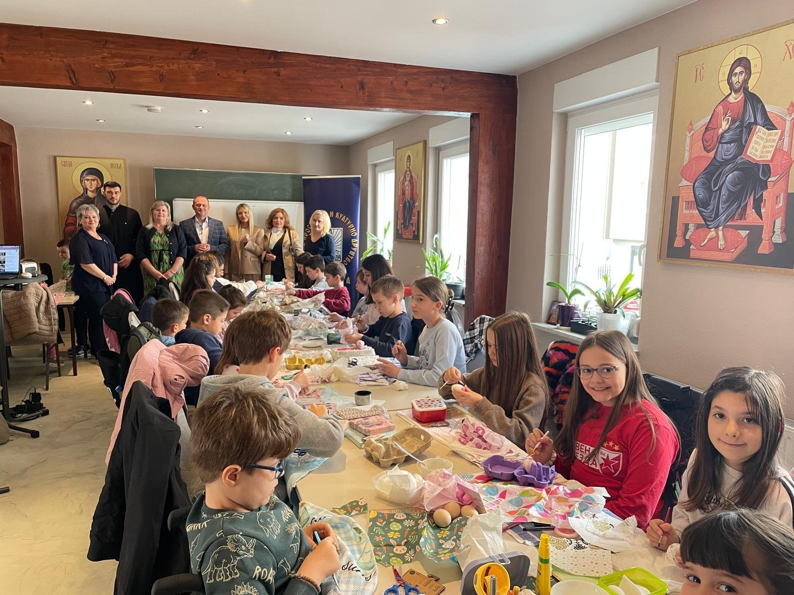 Vaskrsnja radionica grupna fotografija