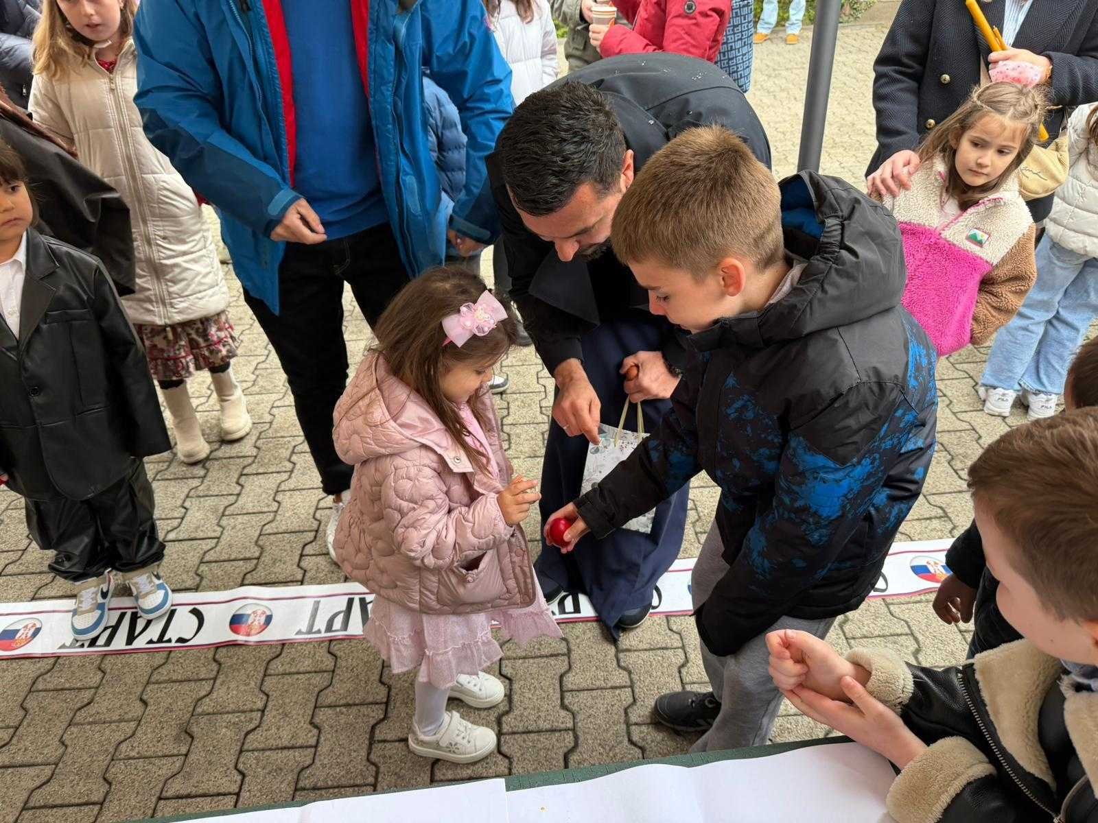 Јаје са традиционалним украсом — радионица Просвјете