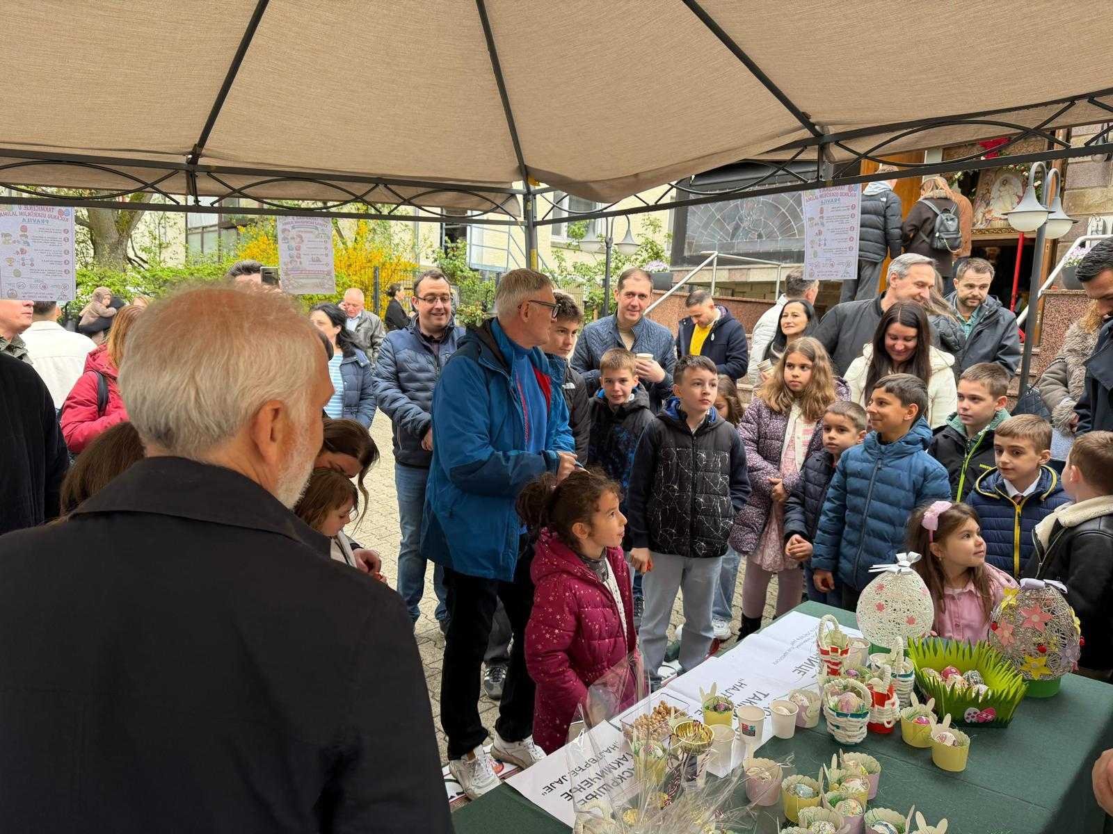 Уручивање пехара побједнику такмичења